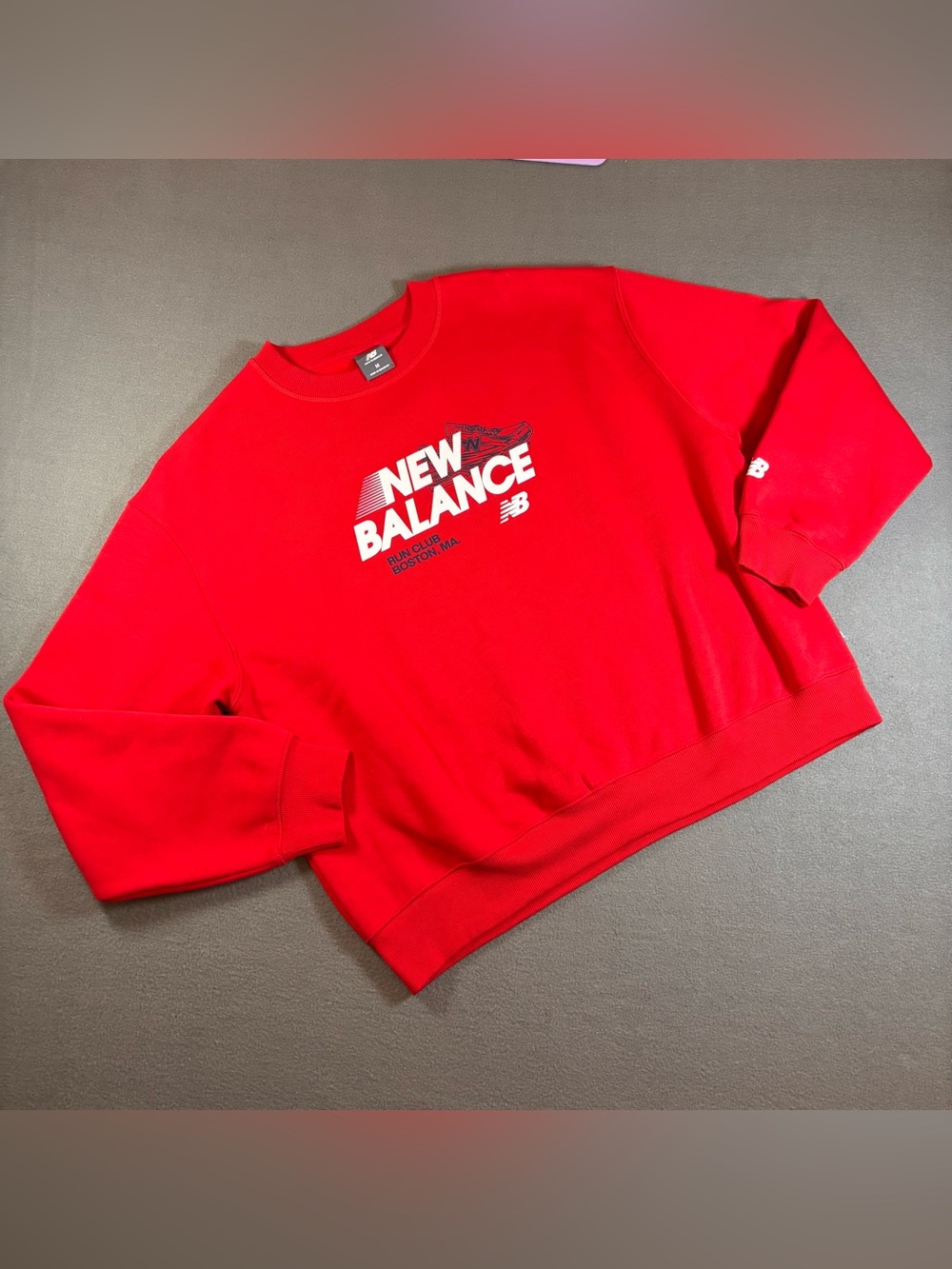 New Balance crewneck sweatshirt with white 'NEW BALANCE' women’s size M